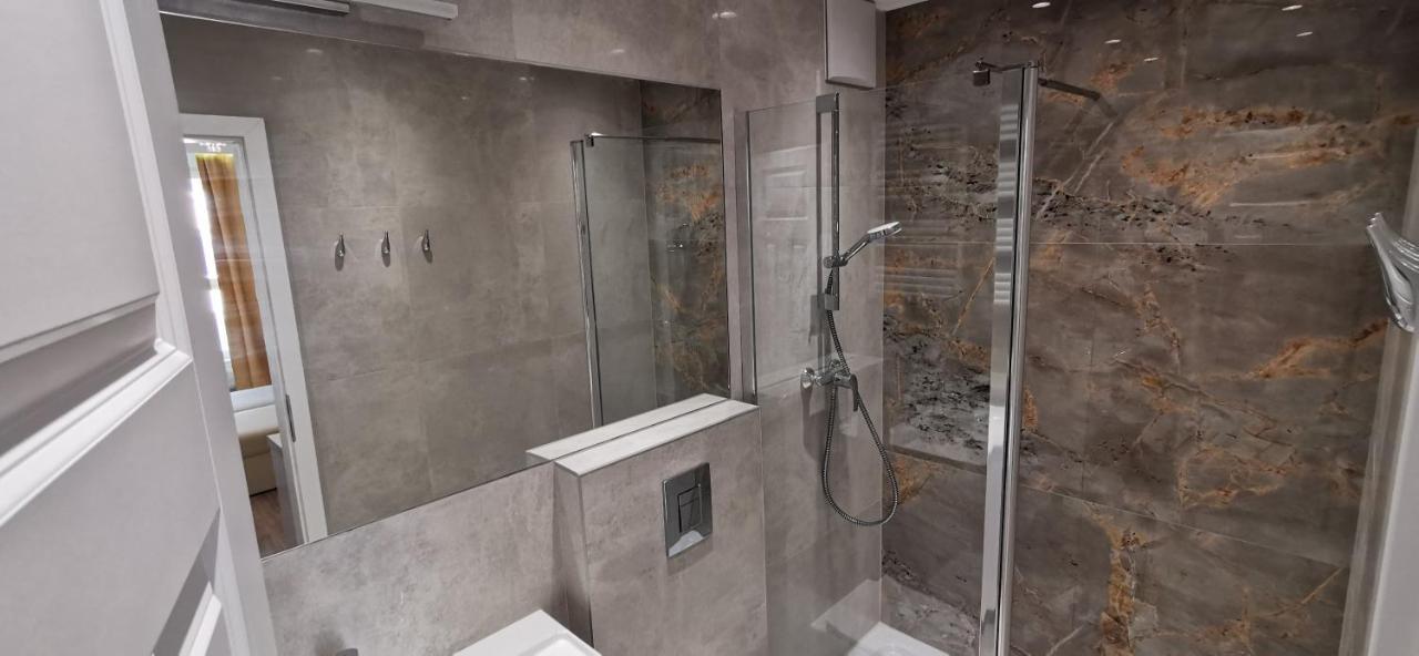 Wow Flou Przystan Letnica Apartamenty 700M Plaza Гданськ Екстер'єр фото